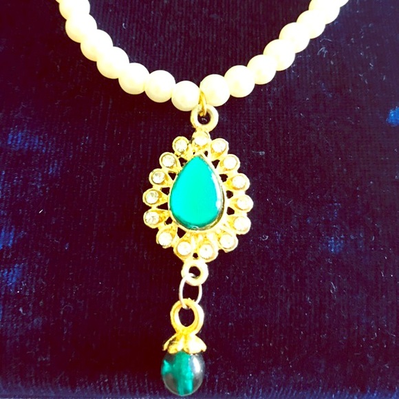 4/$24 Agate Green stone necklace - Picture 3 of 7